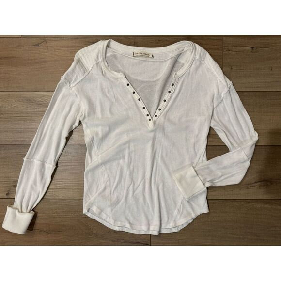 WE THE FREE PEOPLE S Small MILITARY MIX STUDDED HENLEY Women’s CUFF TEE White - Picture 3 of 5
